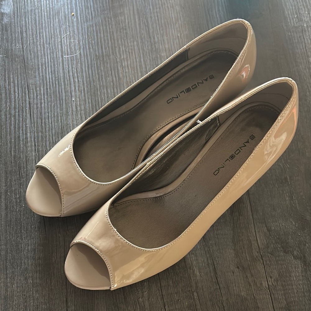 Bandolino Women's Peep Toe Pumps - Beige